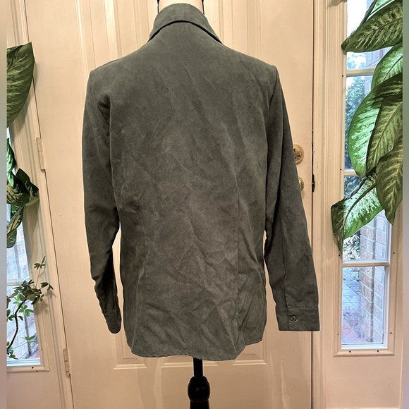 Laura Scott sage green ladies button down top, Medium petite - Picture 3 of 5